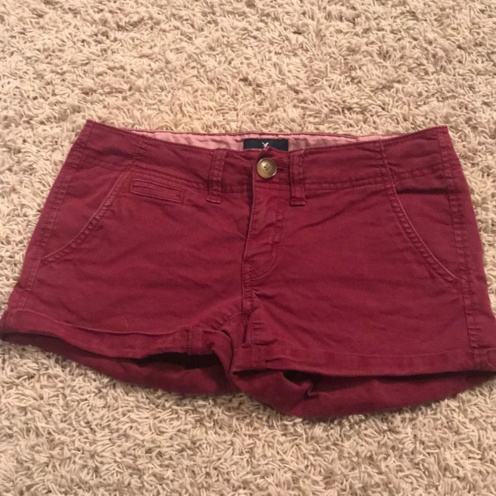 American Eagle cotton maroon shorts.